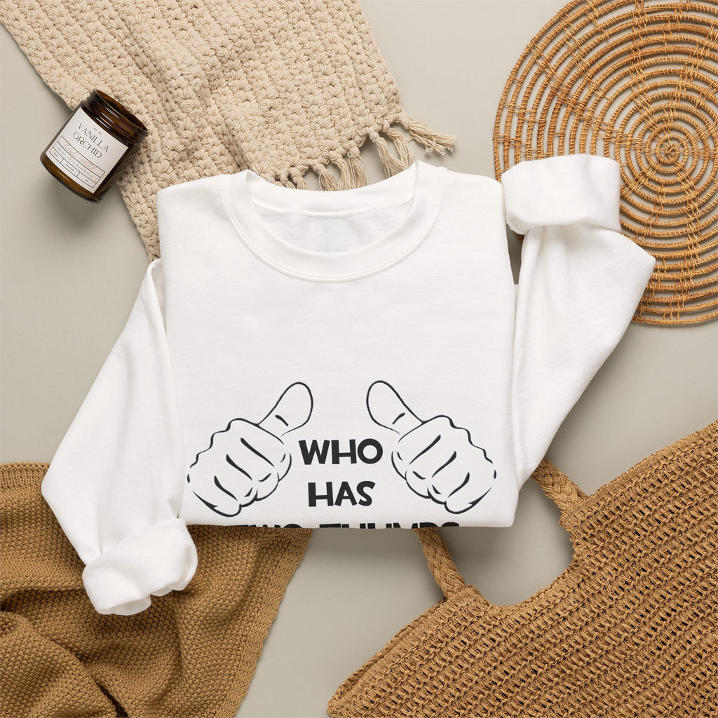 Two Thumbs and Loves Being an Astronomer - Unisex Heavy Blend™ Crewneck Sweatshirt